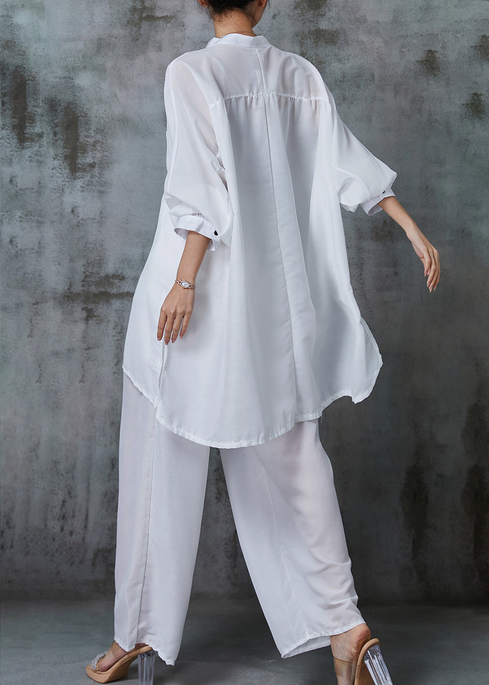 Effortlessly Elegant Garment with a Timeless Design