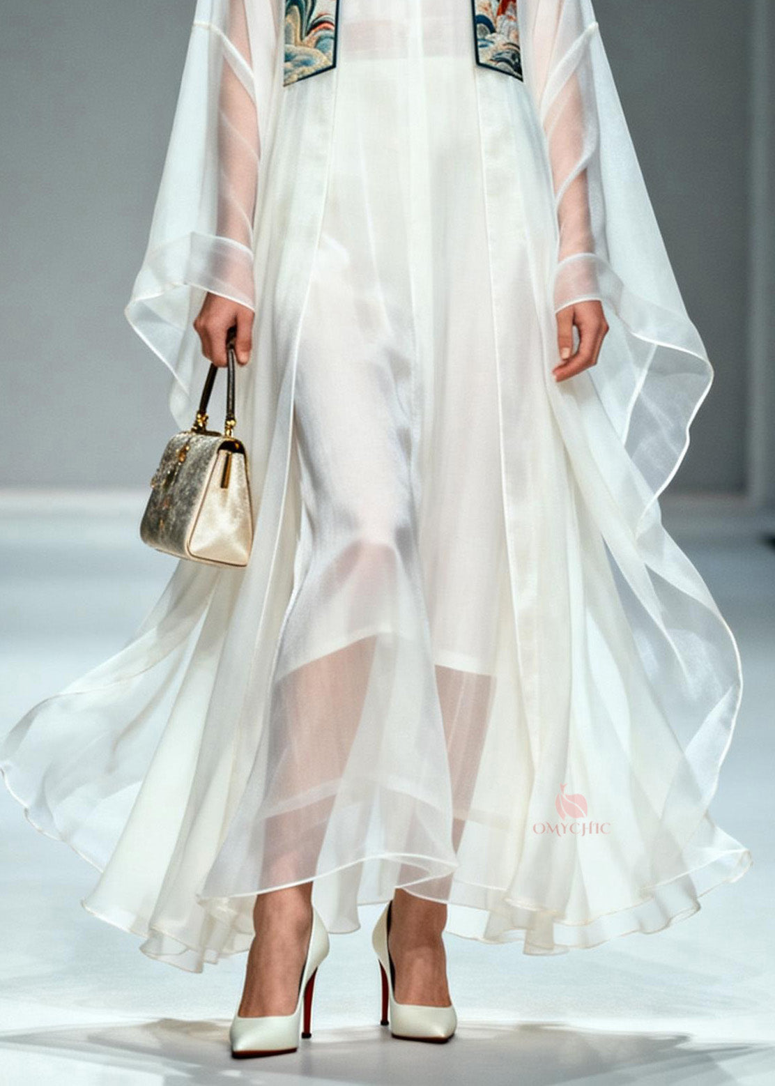 Well Tailored Garment with a Graceful Silhouette