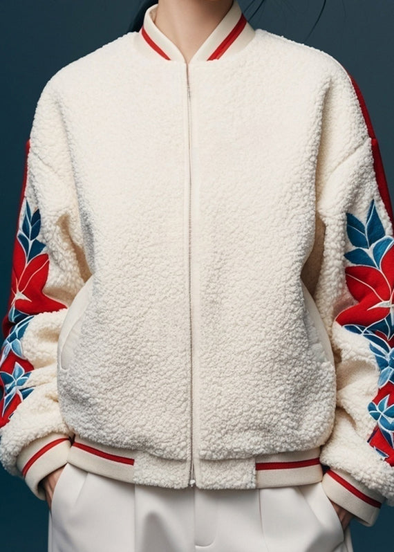 Well Tailored Coat with a Graceful Silhouette