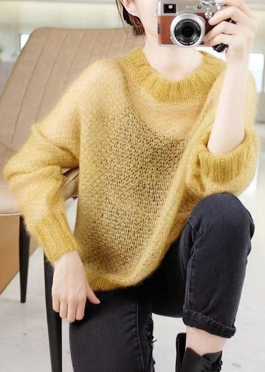 Effortlessly Elegant Top with a Timeless Design
