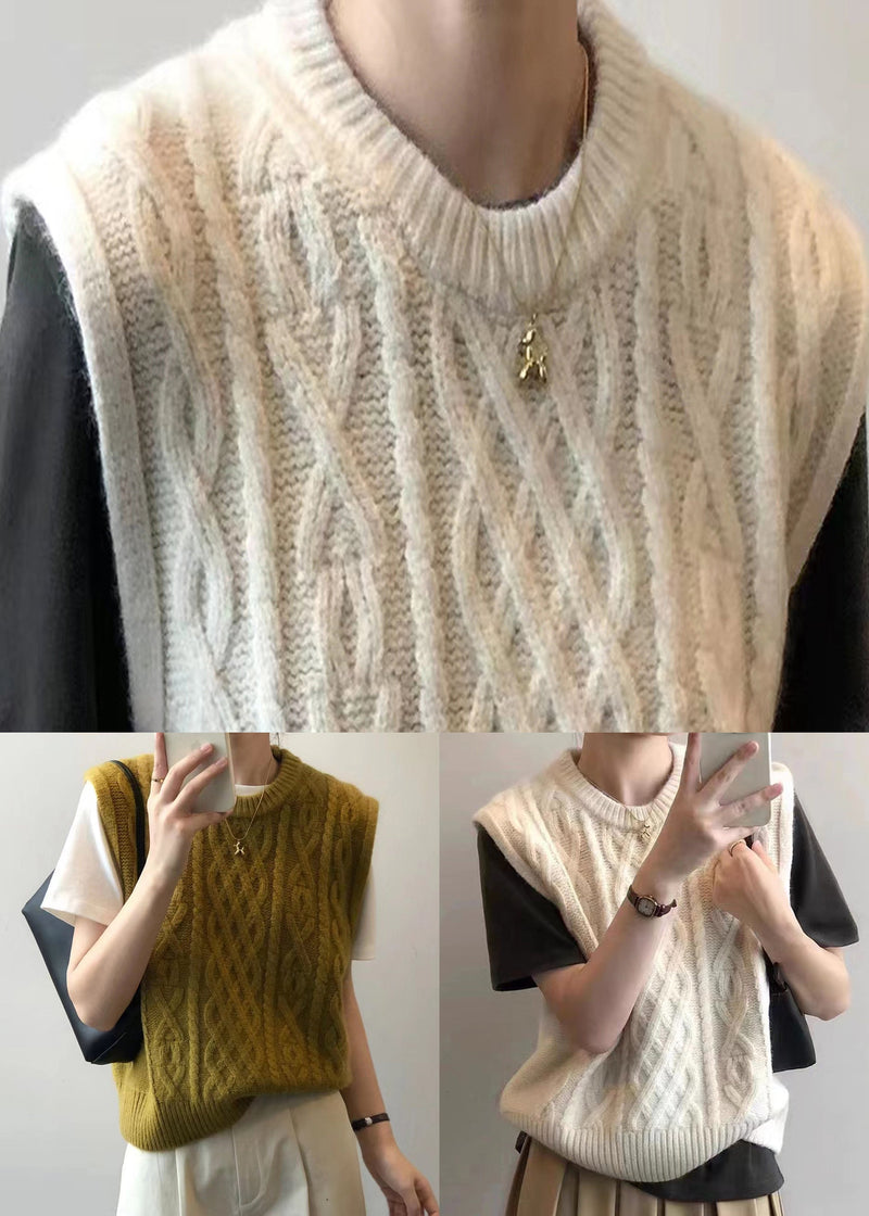 Beautifully Finished Coat in a Timeless Design