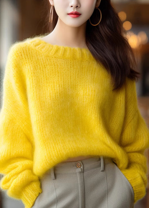 Classic Vintage Sweater with a Flattering Fit