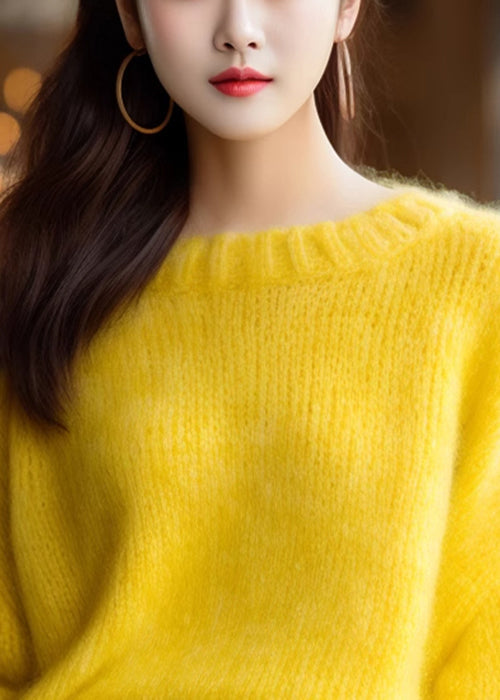 Classic Vintage Sweater with a Flattering Fit
