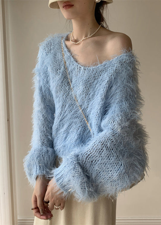 Classic Vintage Sweater with a Flattering Fit