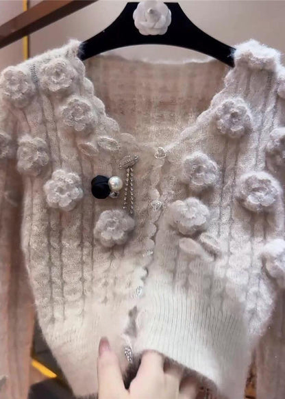Effortlessly Elegant Sweater with a Timeless Design