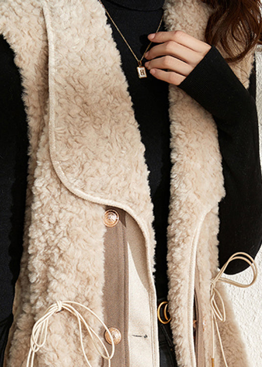 Well Tailored Coat with a Graceful Silhouette