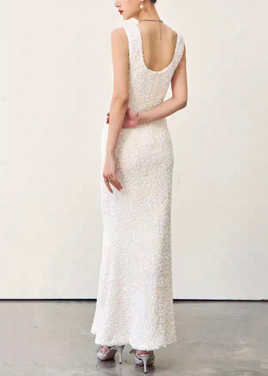 Beautifully Finished Dress in a Timeless Design