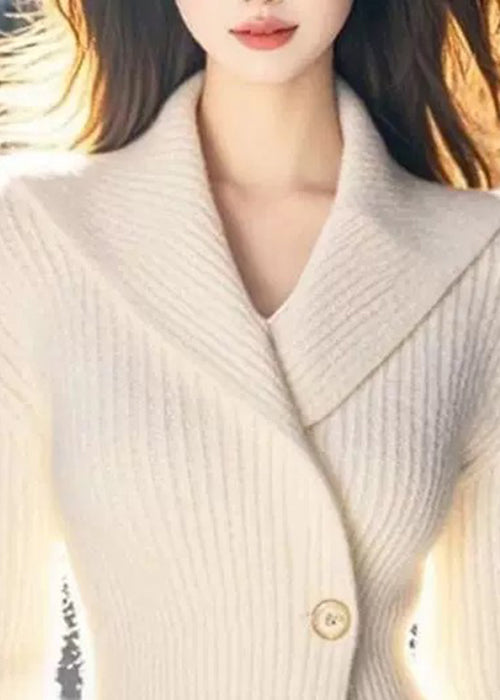 Classic Vintage Sweater with a Flattering Fit
