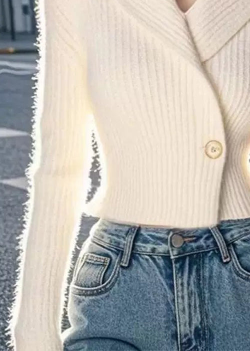 Classic Vintage Sweater with a Flattering Fit
