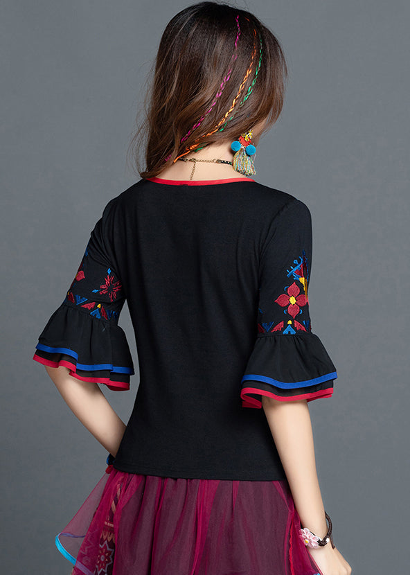 Effortlessly Elegant Top with a Timeless Design