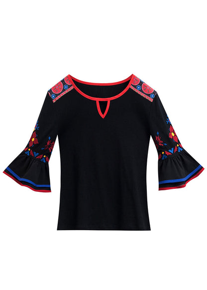 Effortlessly Elegant Top with a Timeless Design