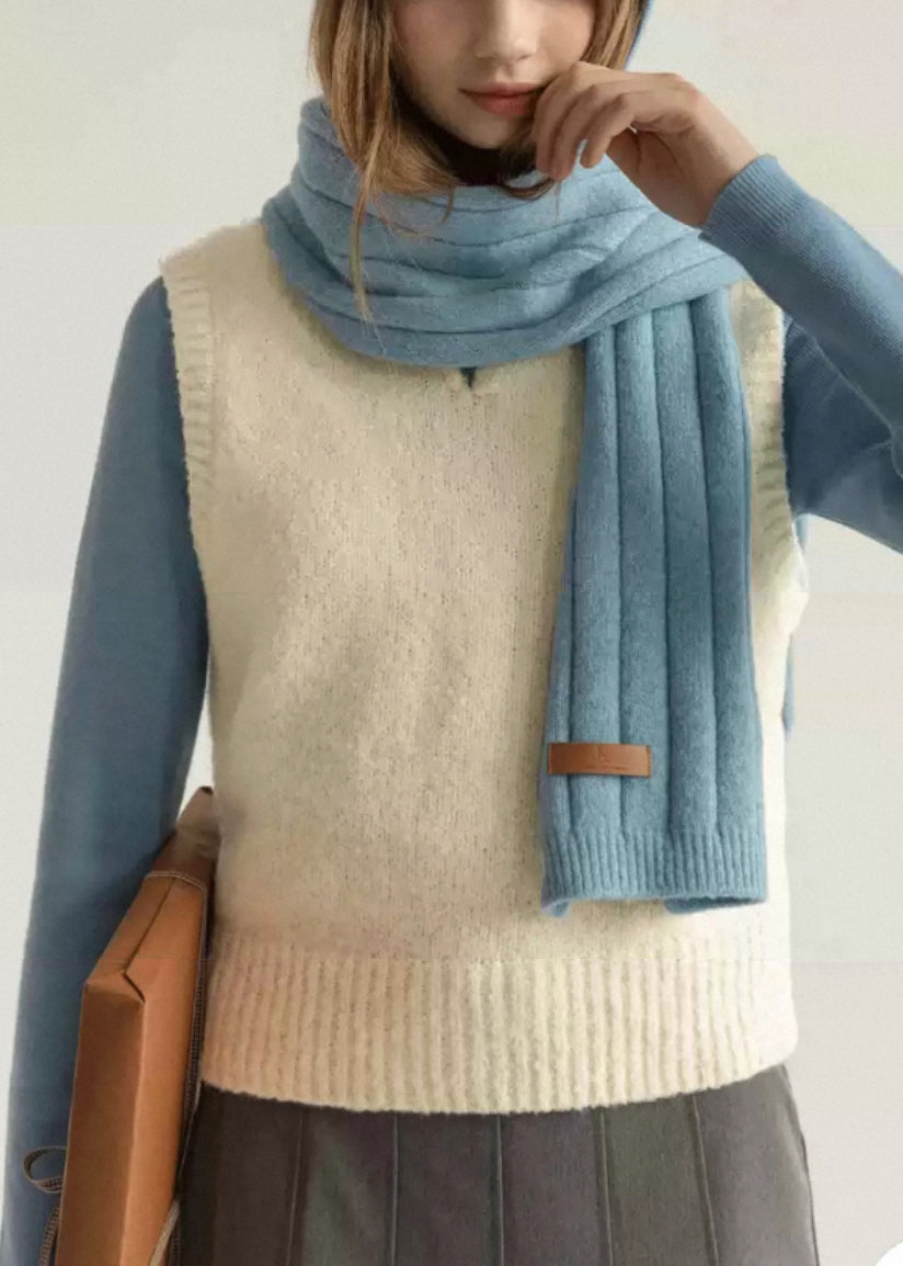 Classic Vintage Sweater with a Flattering Fit