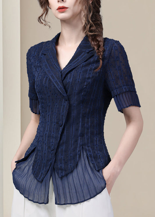 Classic Vintage Shirt with a Flattering Fit