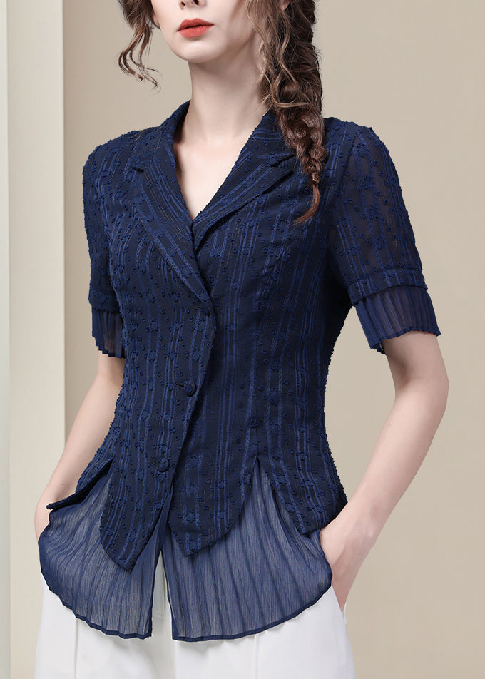 Classic Vintage Shirt with a Flattering Fit