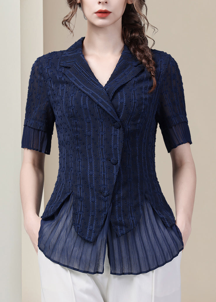 Classic Vintage Shirt with a Flattering Fit