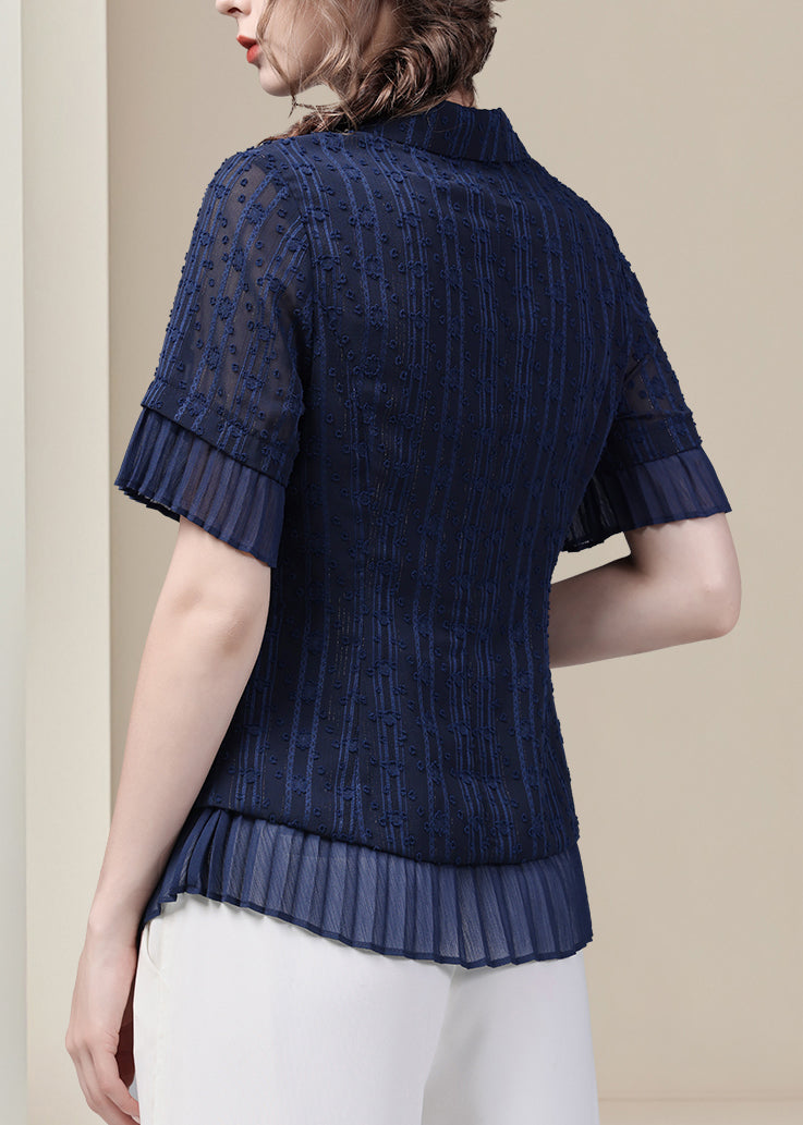 Classic Vintage Shirt with a Flattering Fit