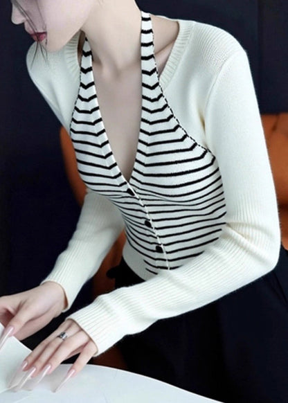 Classic Vintage Sweater with a Flattering Fit