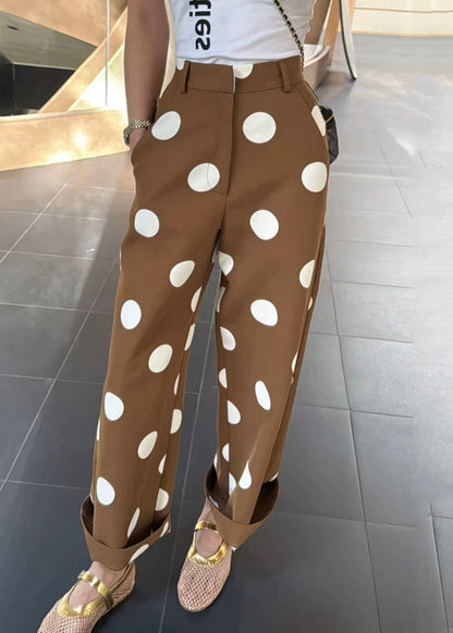 Effortlessly Elegant Pants with a Timeless Design