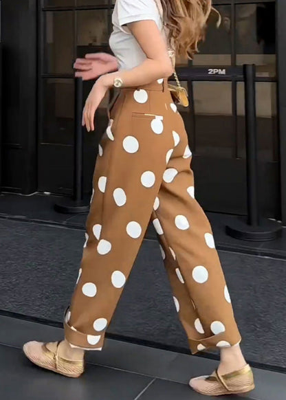 Effortlessly Elegant Pants with a Timeless Design