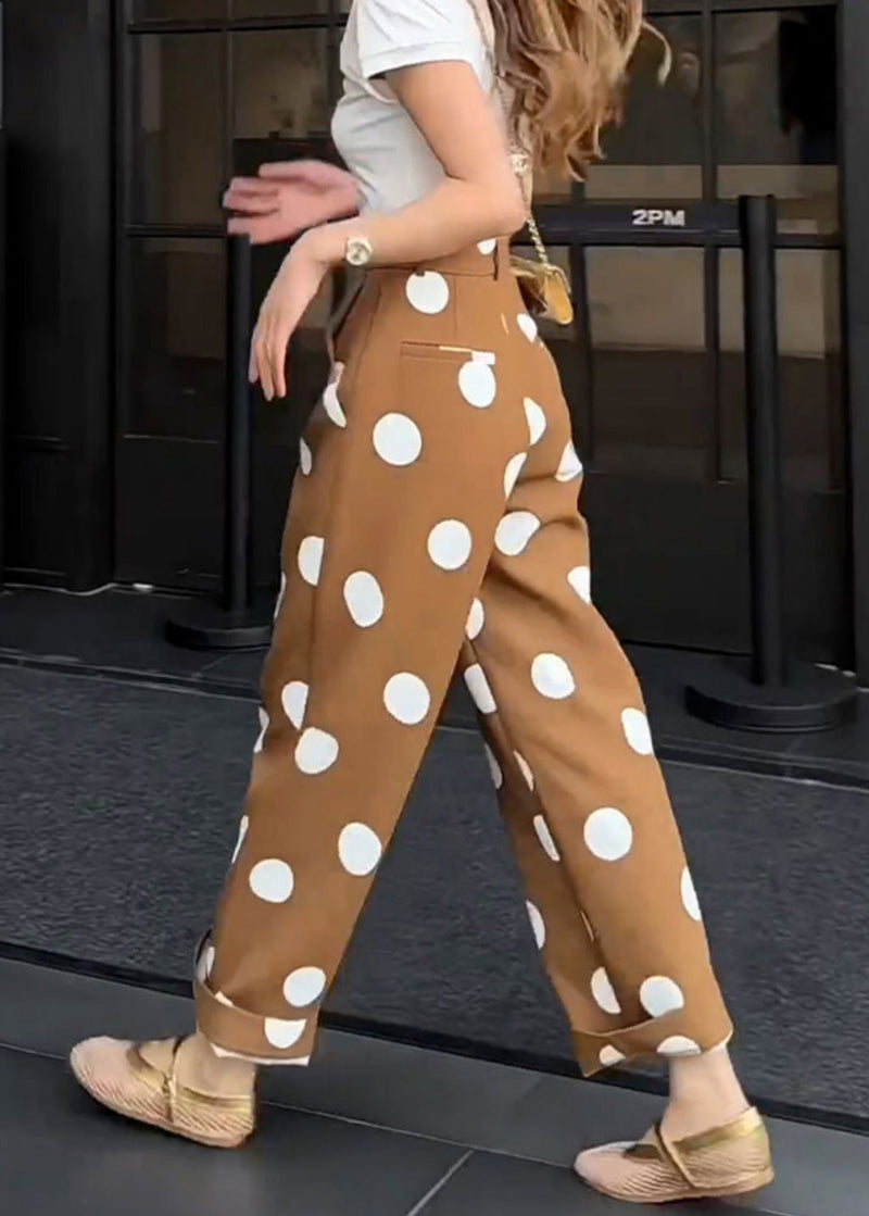 Effortlessly Elegant Pants with a Timeless Design