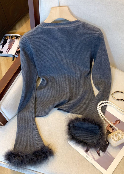Classic Vintage Sweater with a Flattering Fit