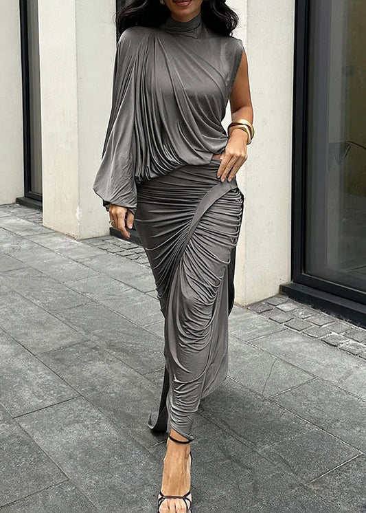 Well Tailored Top with a Graceful Silhouette