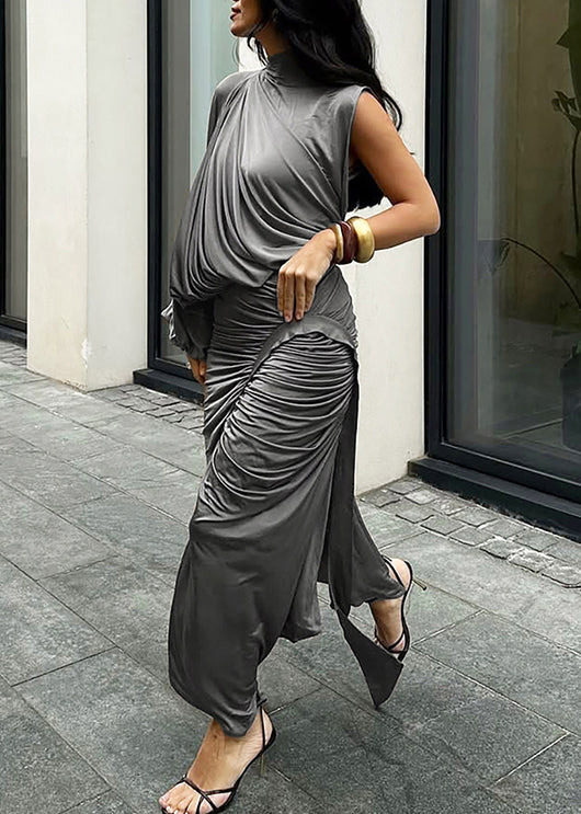 Well Tailored Top with a Graceful Silhouette