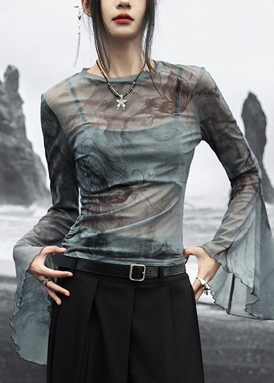 Effortlessly Elegant Top with a Timeless Design