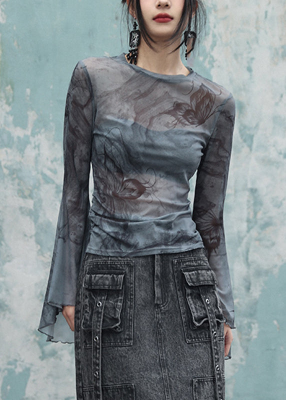 Effortlessly Elegant Top with a Timeless Design