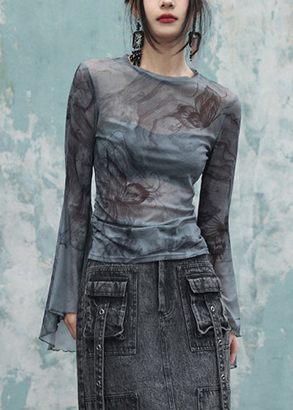 Effortlessly Elegant Top with a Timeless Design