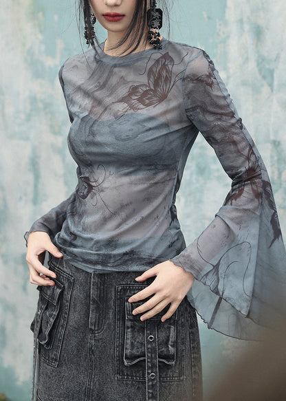 Effortlessly Elegant Top with a Timeless Design