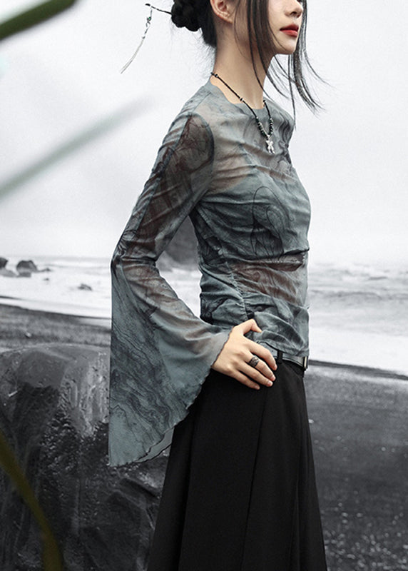 Effortlessly Elegant Top with a Timeless Design