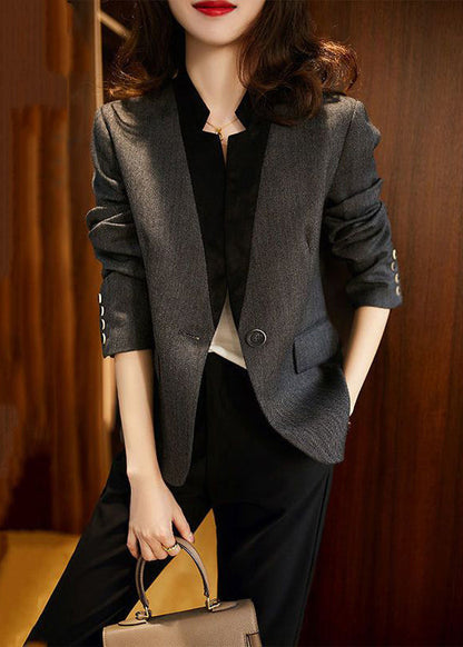 Well Tailored Coat with a Graceful Silhouette
