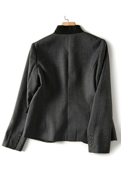 Well Tailored Coat with a Graceful Silhouette