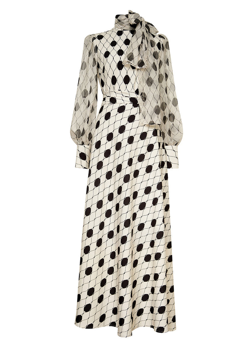 Beautifully Finished Dress in a Timeless Design