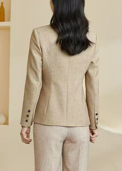 Effortlessly Elegant Coat with a Timeless Design