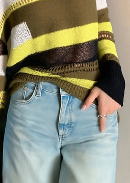 Classic Vintage Sweater with a Flattering Fit