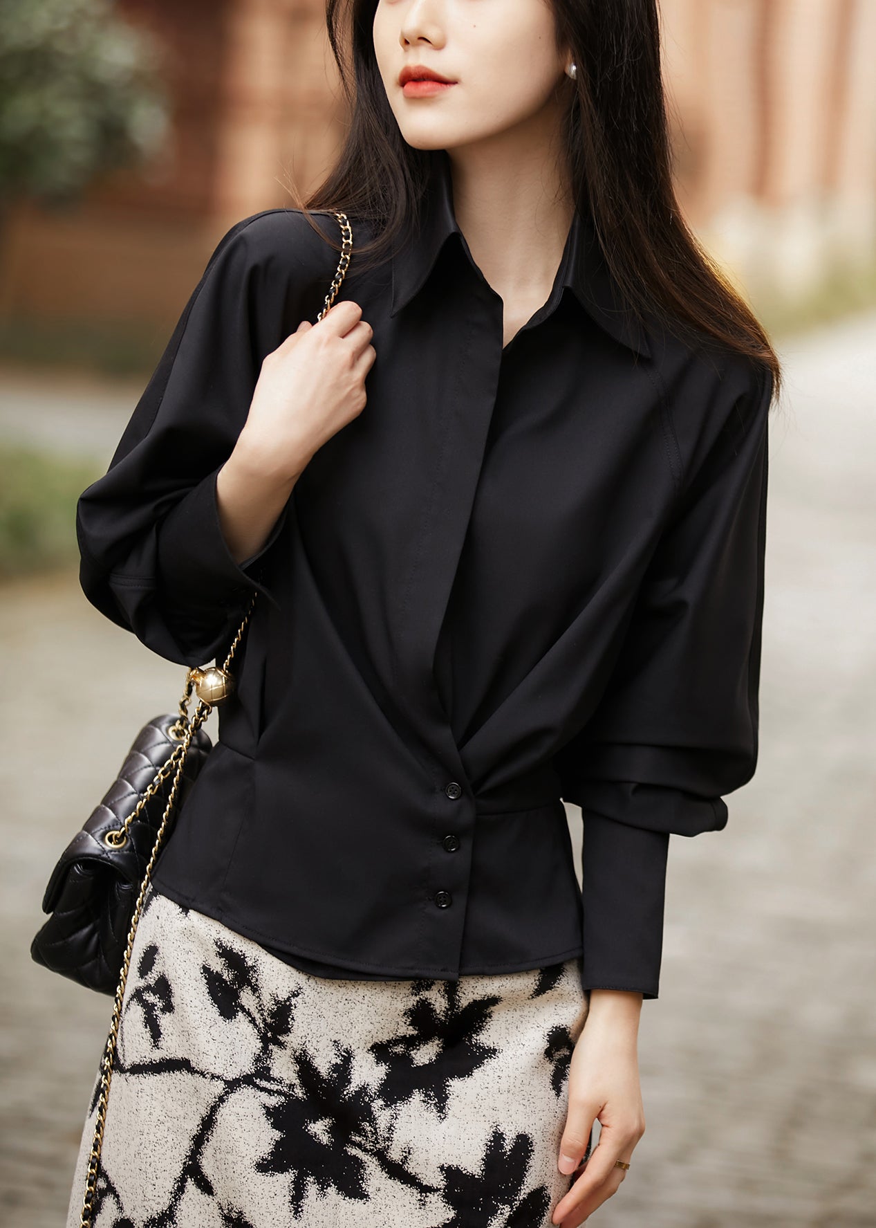 Classic Vintage Shirt with a Flattering Fit