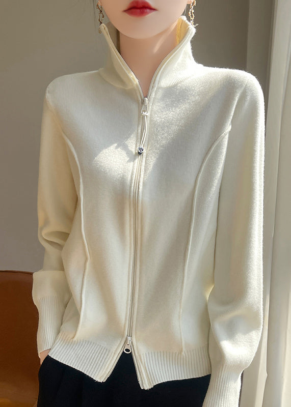 Beautifully Finished Coat in a Timeless Design