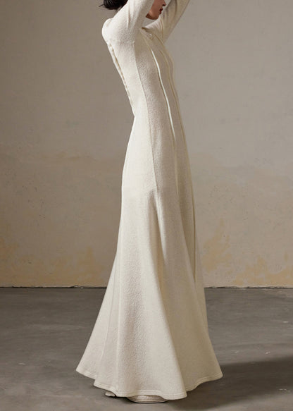 Beautifully Finished Dress in a Timeless Design