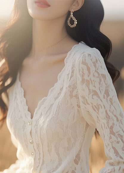 Well Tailored Blouse with a Graceful Silhouette
