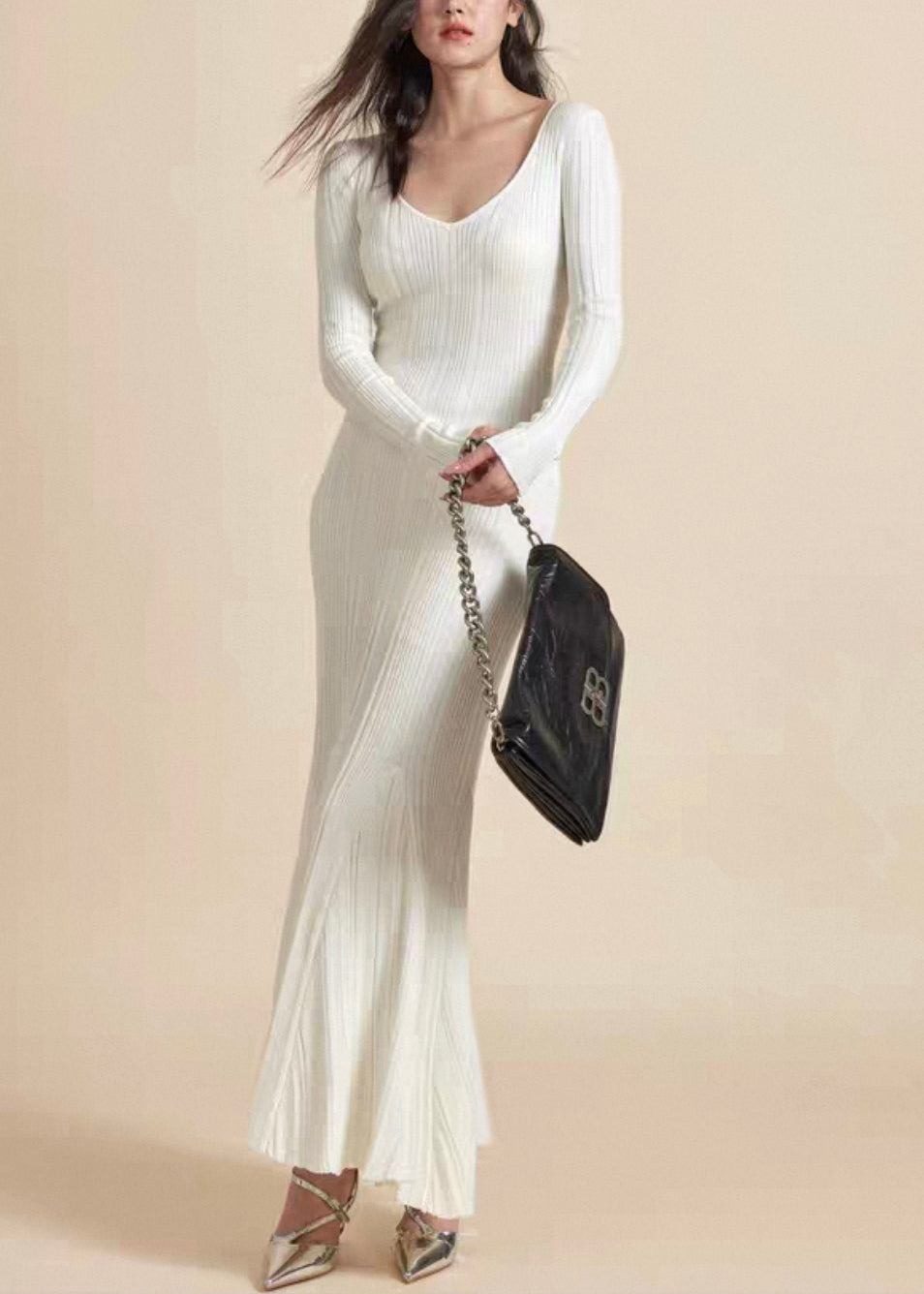 Well Tailored Dress with a Graceful Silhouette