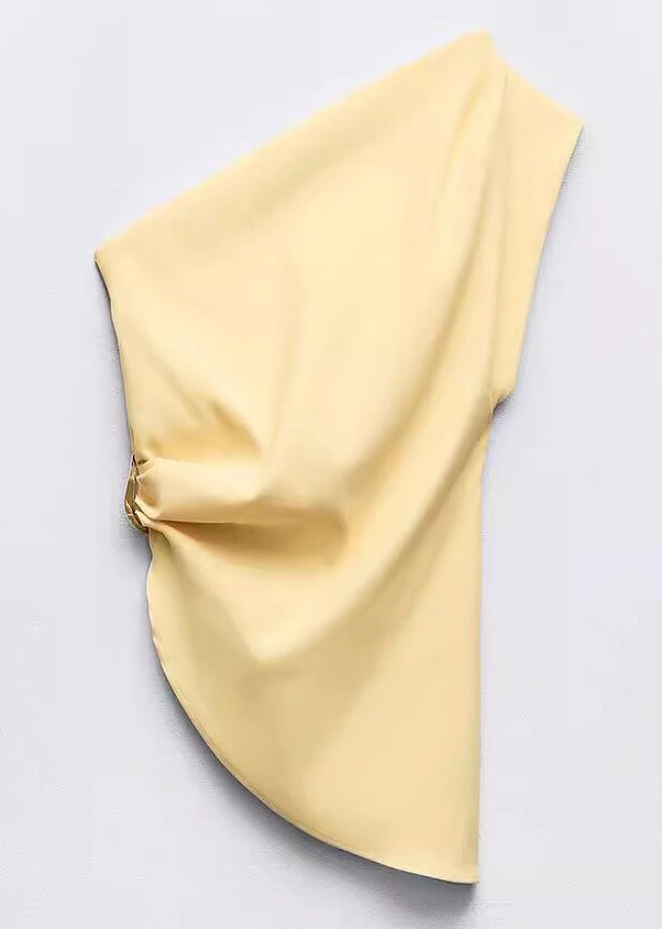 Gracefully Styled Garment for Any Occasion