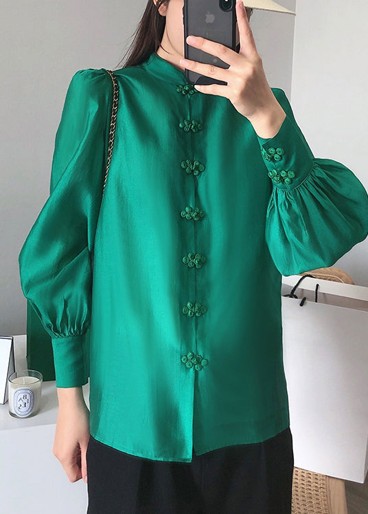 Well Tailored Blouse with a Graceful Silhouette