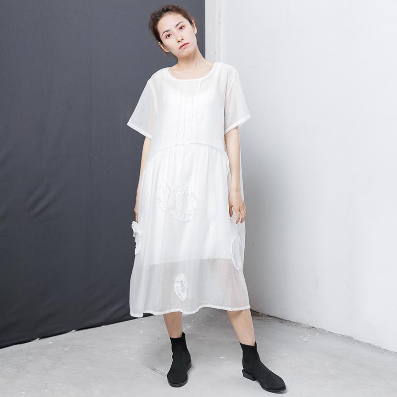 Beautifully Finished Dress in a Timeless Design