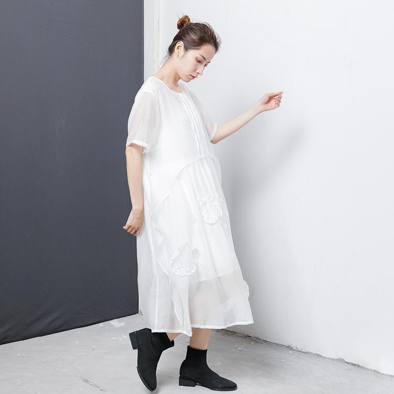 Beautifully Finished Dress in a Timeless Design
