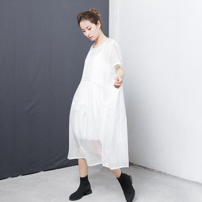 Beautifully Finished Dress in a Timeless Design