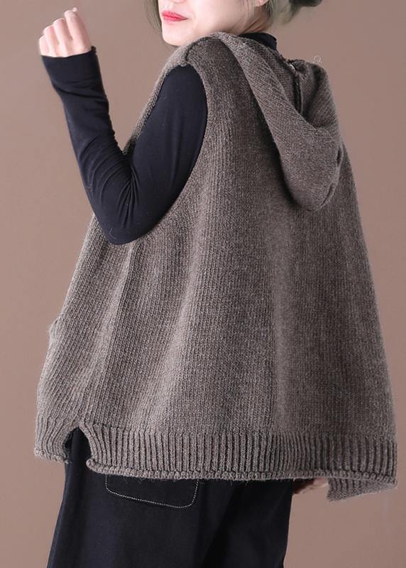 Classic Vintage Sweater with a Flattering Fit