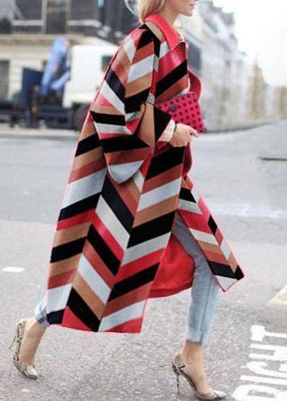 Well Tailored Coat with a Graceful Silhouette