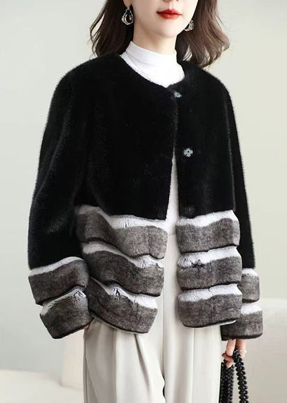 Elegantly Styled Coat for Everyday Wear